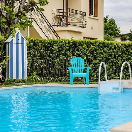 Joli - Piscine - 68m2 - Appartement *